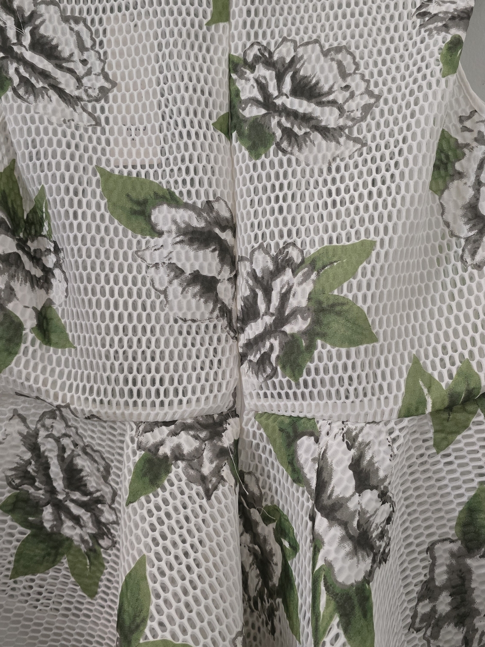 Gracia White Floral Sleeveless Peplum Top - Picture 6 of 6